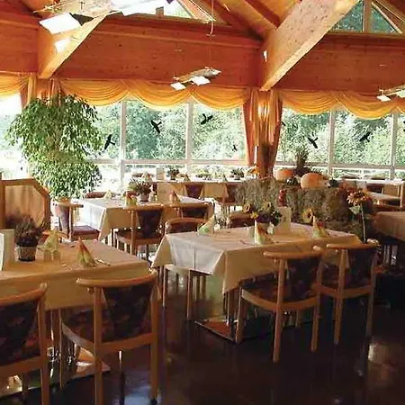 Szálloda Maerkisches Tagungshotel Zossen
